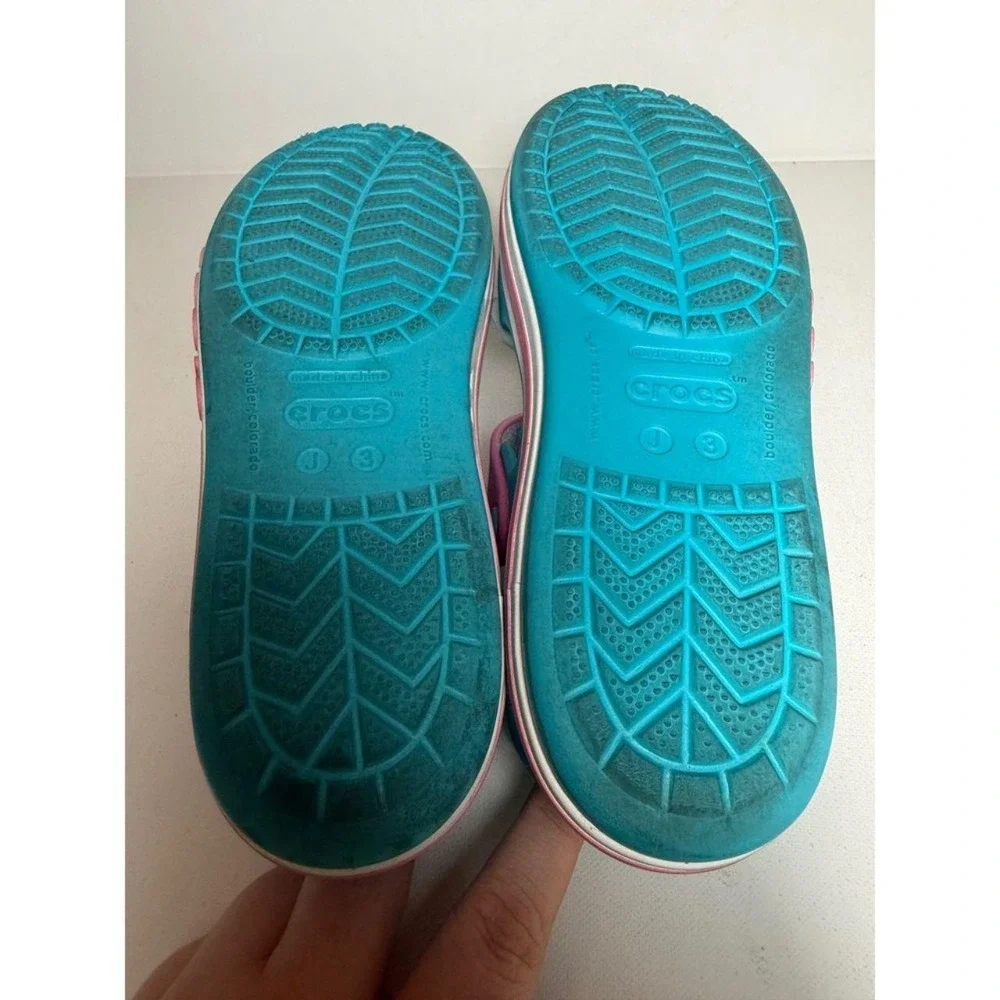 Girls Crocs Bayband Blue and Pink Sandals with Six Summer Jibbitz Sz J3 EUC